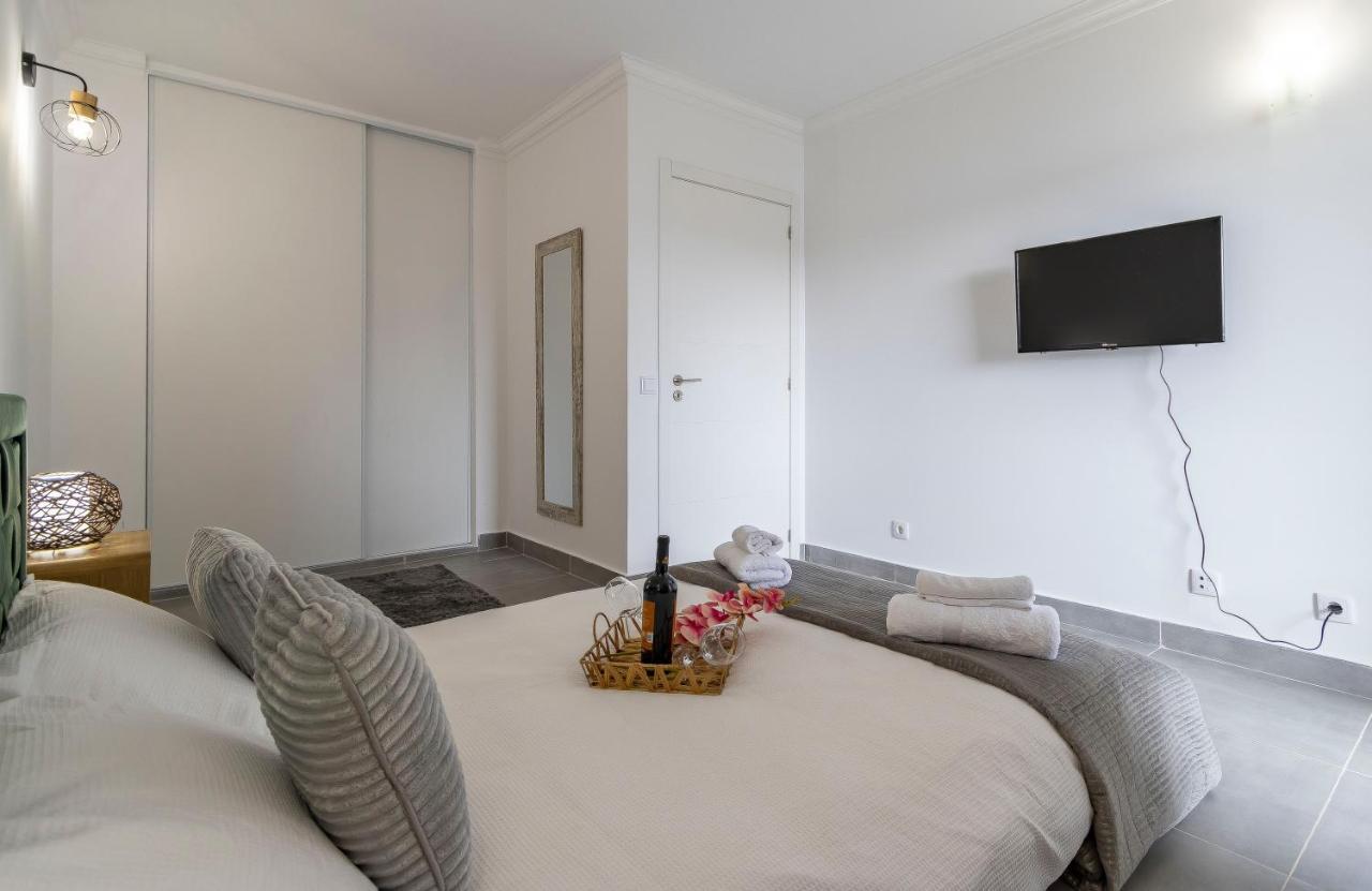 3 Minutes To The Beach, 2 Bedroom Amazing Apt With Balcony, Bbq Grill And Pool ซาเกรส ภายนอก รูปภาพ
