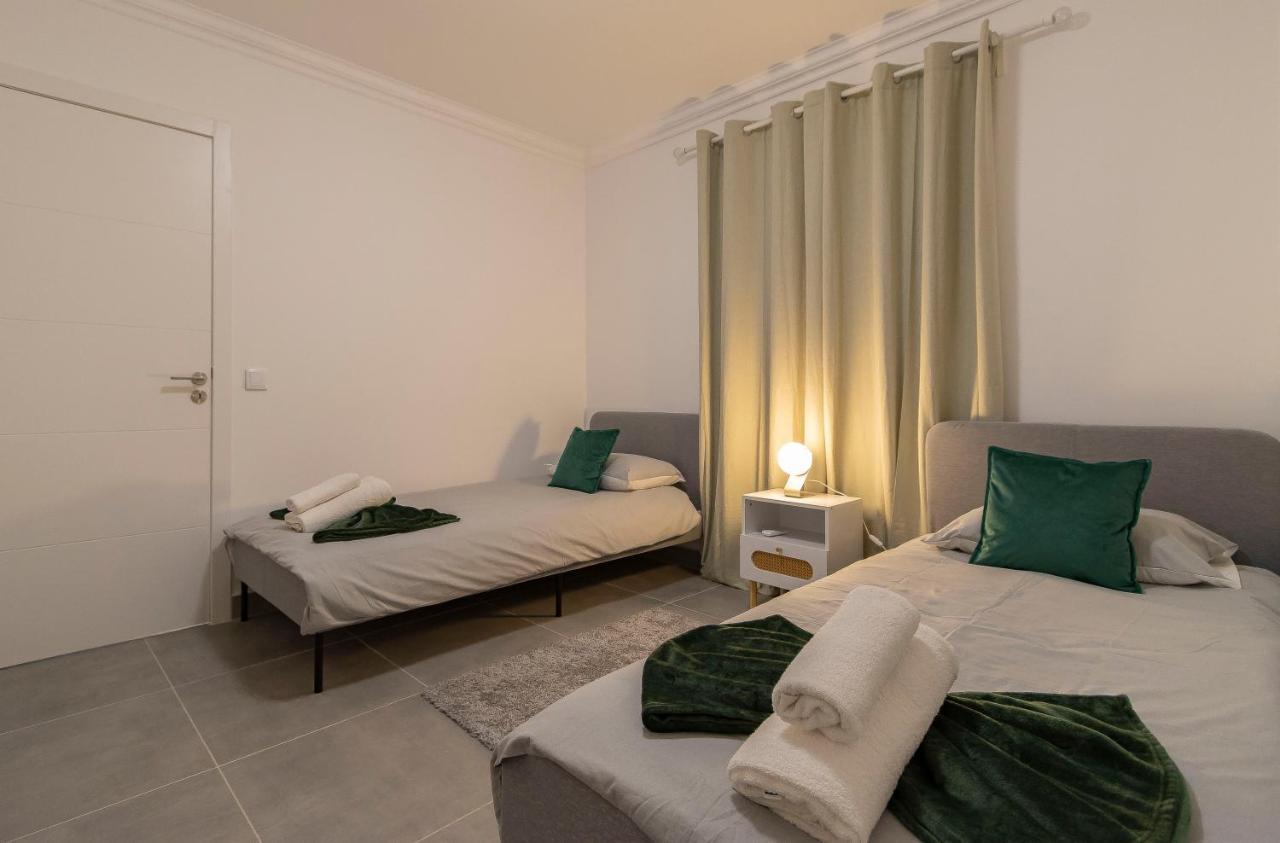 3 Minutes To The Beach, 2 Bedroom Amazing Apt With Balcony, Bbq Grill And Pool ซาเกรส ภายนอก รูปภาพ