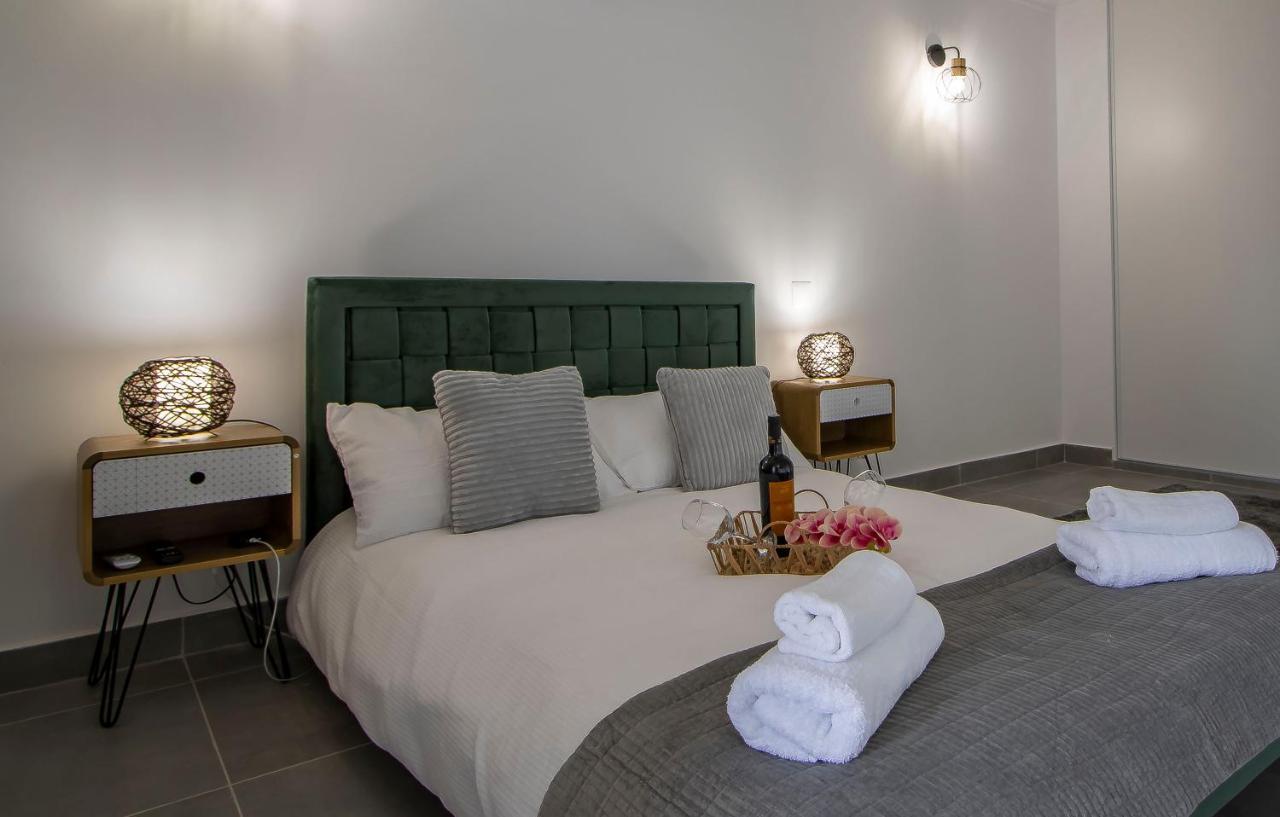 3 Minutes To The Beach, 2 Bedroom Amazing Apt With Balcony, Bbq Grill And Pool ซาเกรส ภายนอก รูปภาพ