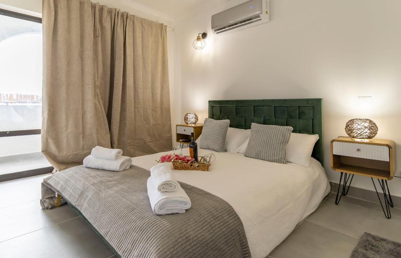 3 Minutes To The Beach, 2 Bedroom Amazing Apt With Balcony, Bbq Grill And Pool ซาเกรส ภายนอก รูปภาพ