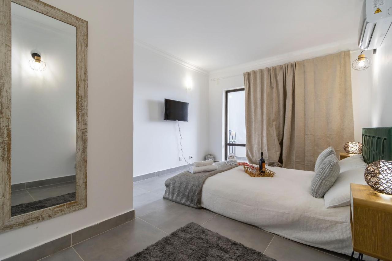 3 Minutes To The Beach, 2 Bedroom Amazing Apt With Balcony, Bbq Grill And Pool ซาเกรส ภายนอก รูปภาพ