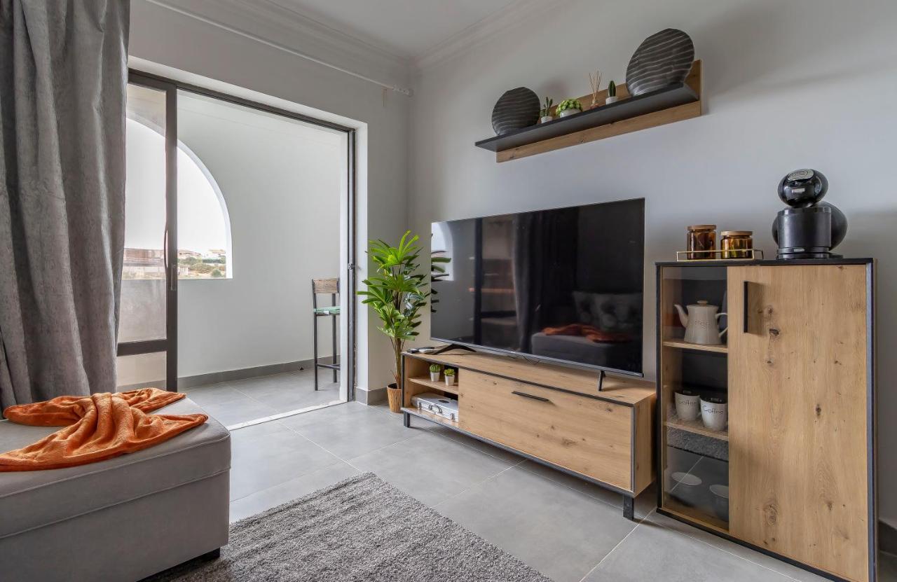 3 Minutes To The Beach, 2 Bedroom Amazing Apt With Balcony, Bbq Grill And Pool ซาเกรส ภายนอก รูปภาพ